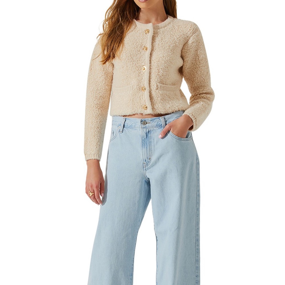 Astr The Label Myrtle Cardigan Sweater in Cream